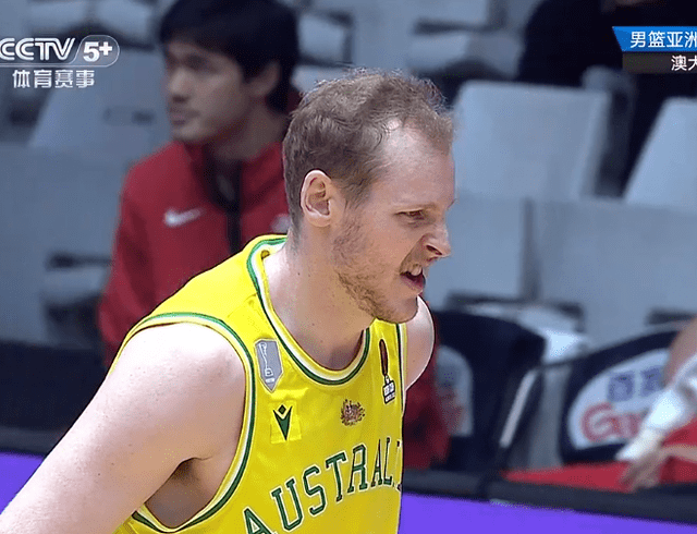 世俱杯2025-新西兰队在比赛中实现逆袭，晋级八强