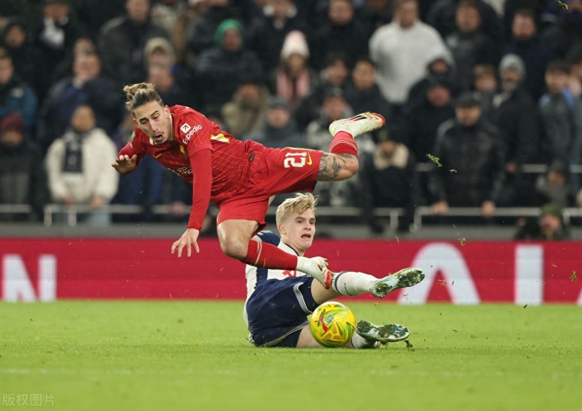 世俱杯分组-包含利物浦客战热刺，争夺积分榜前列位置的词条