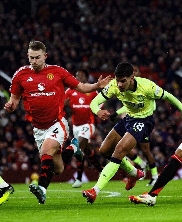 南安普顿客场逼平曼联，表现抢眼