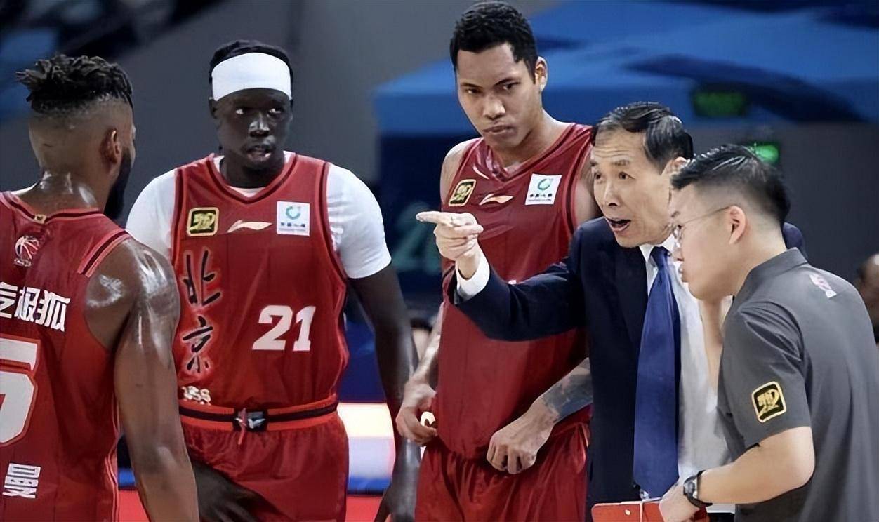 重庆男篮励志向前冲，力争晋级前四