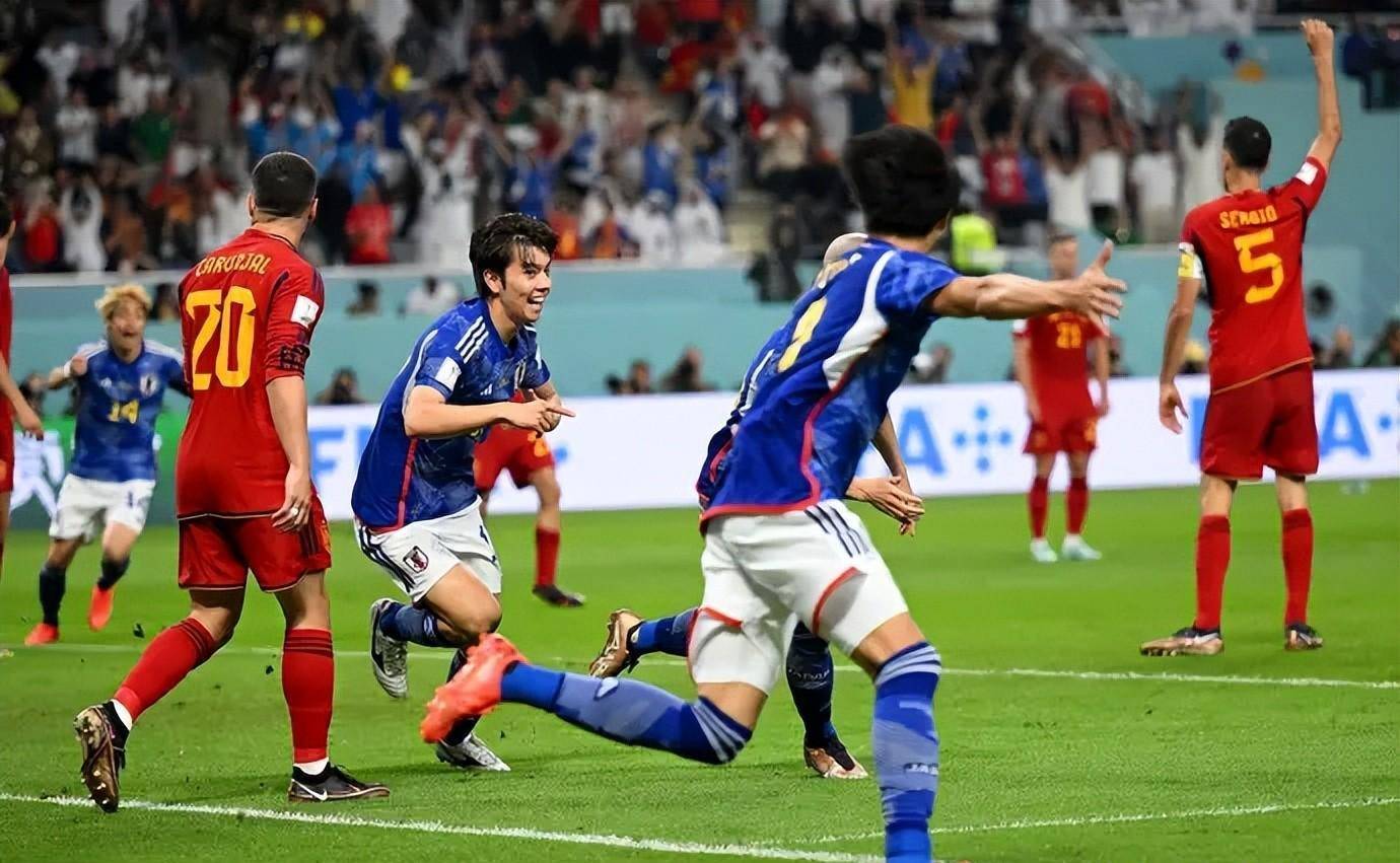 关于西班牙队反败为胜，稳固小组第二位置的信息