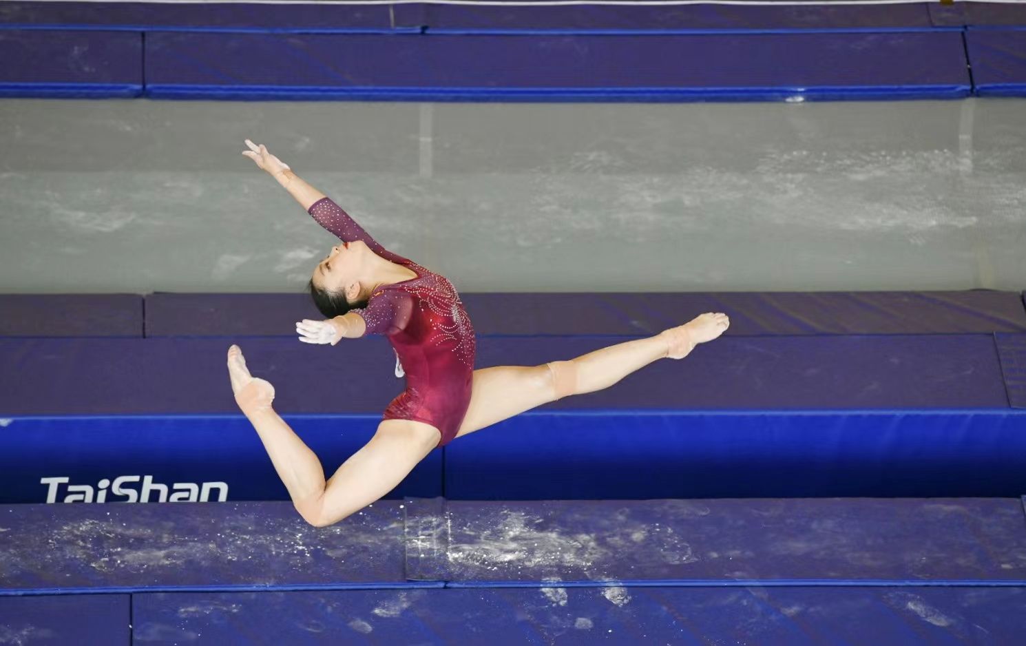 世俱杯2025-蹦床比赛惊现技惊四座，精彩纷呈