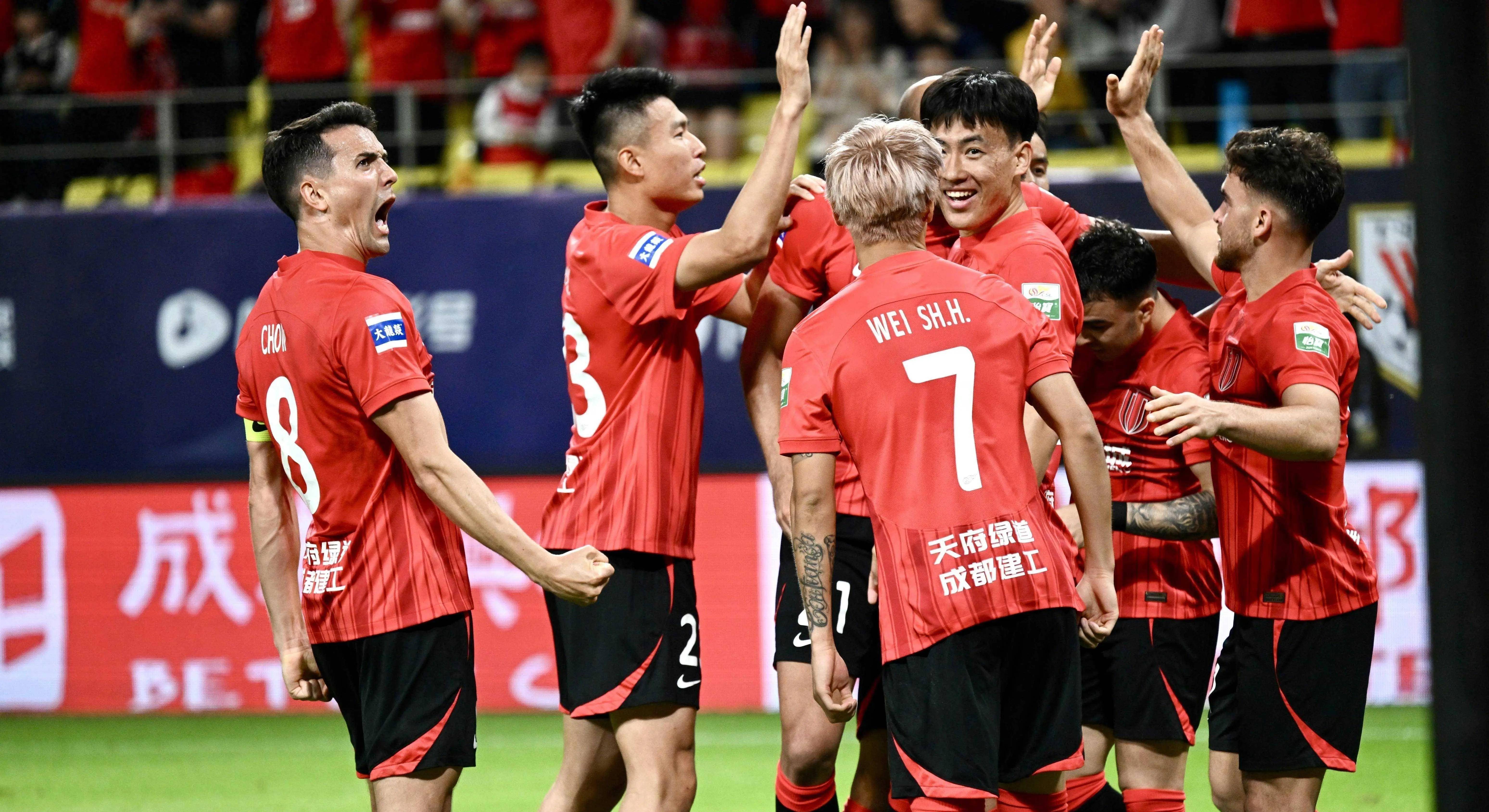 世俱杯赛程-对手团队作战力得当，夺取宝贵三分赢得球迷喝彩的简单介绍