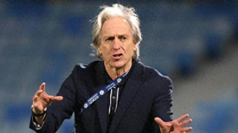 利沃诺球队新任主帅：训练提升球队实力