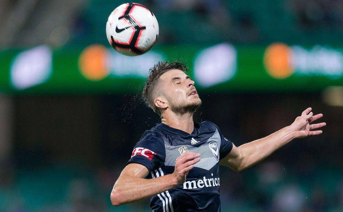 异军突起球队迈向胜利，实现逆袭