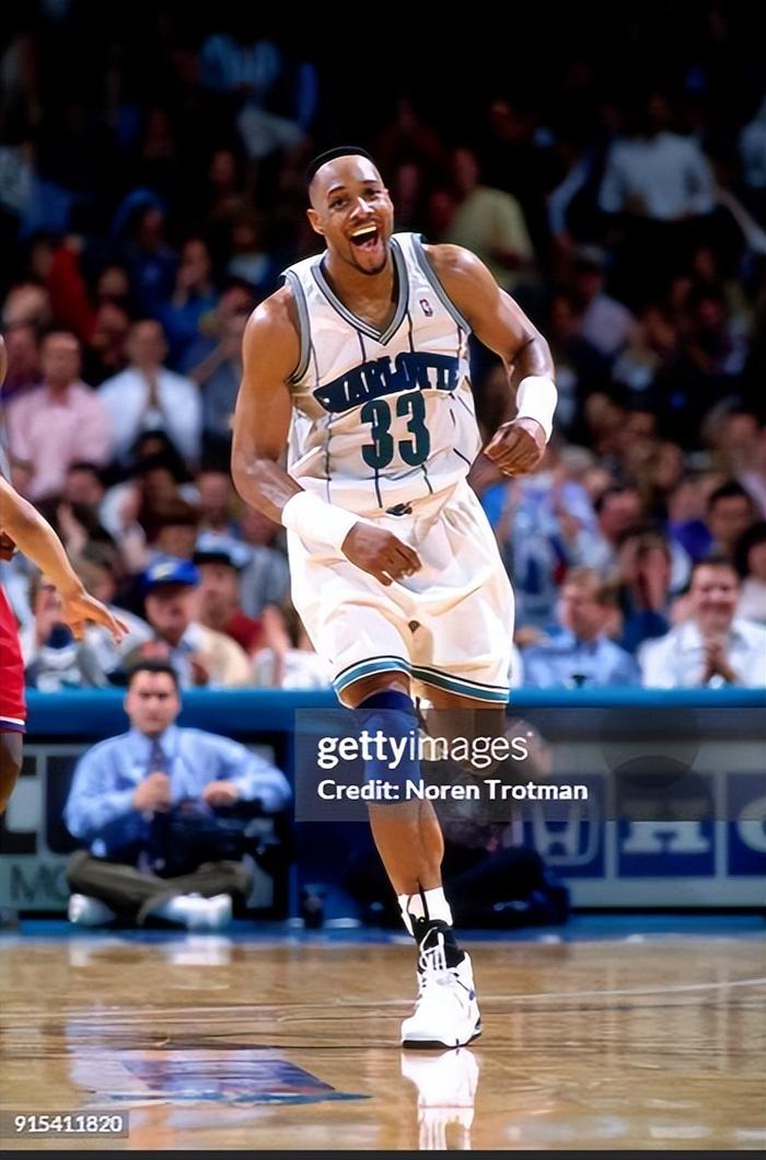 黄蜂队阵容变化带来积极改变，战术运作更为顺畅