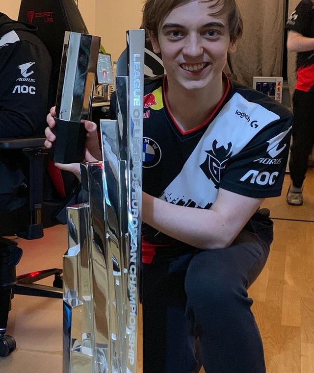 KT轻取TSM，Inspired极限生还后反打顶尖较量成都决赛之夜，成为赛场最大亮点的简单介绍