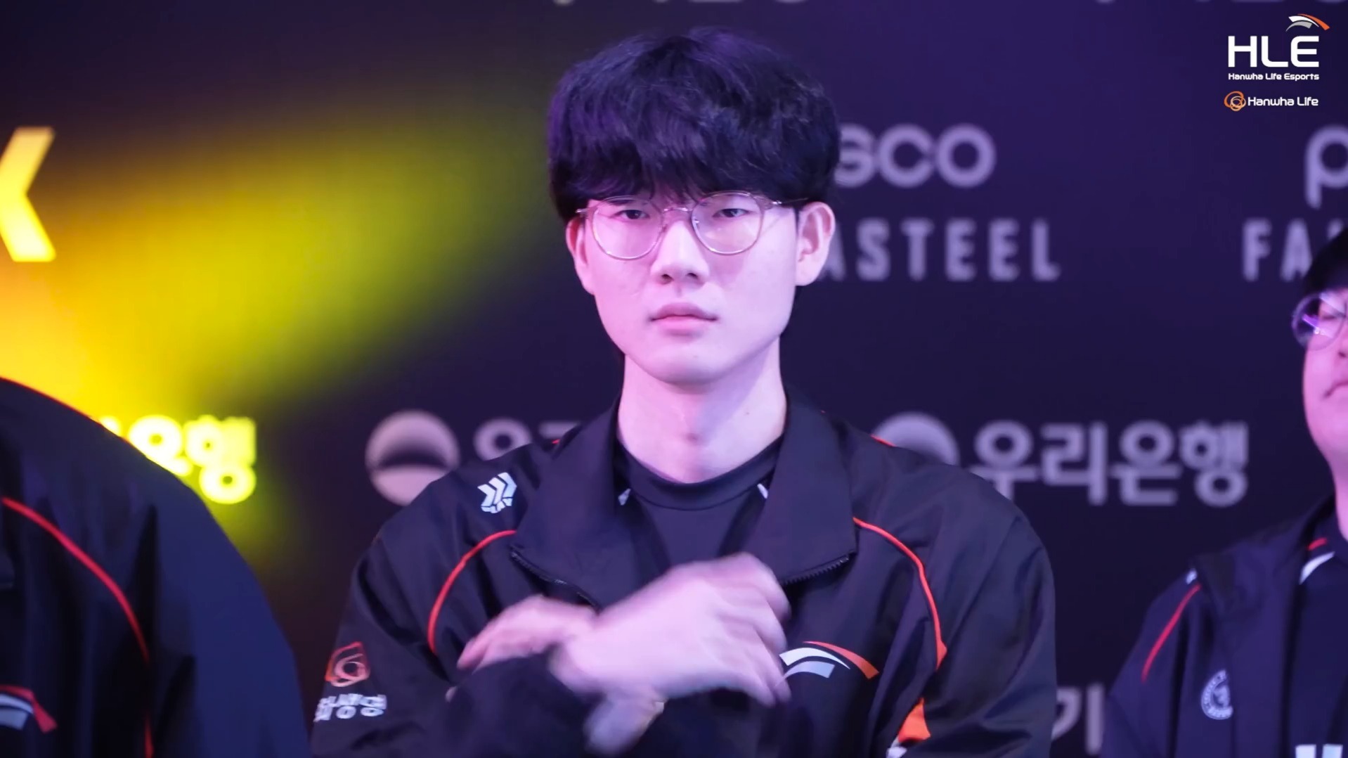 HLE险胜T1，Ruler开启传奇时刻峡谷大战入围赛，引爆全场热议的简单介绍