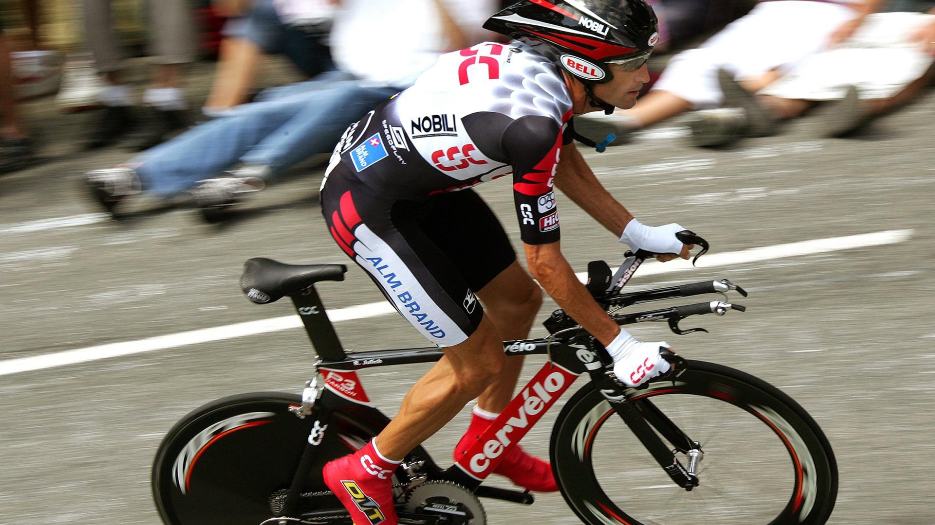 北美三国联合世界杯热潮下，NBA赛场惊现国际纵队对决，雷霆高压攻势如何拆解灰熊铁血防守？