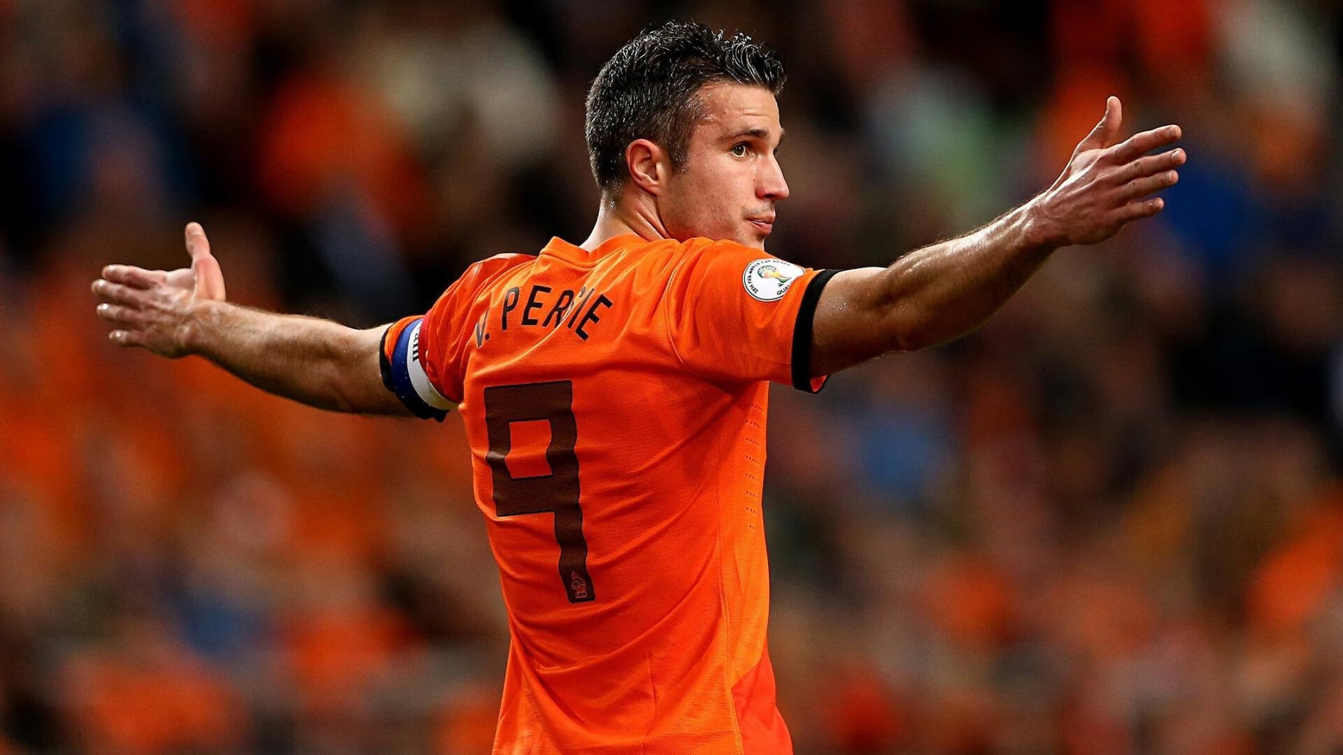 世俱杯奖金-冰火两重天，詹姆斯的血脉贲张与戈贝尔的沉默统治